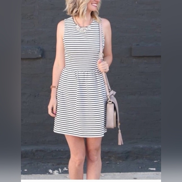 J.Crew Striped Black and White Sleeveless Dress Size XS  Front pockets - Picture 1 of 11